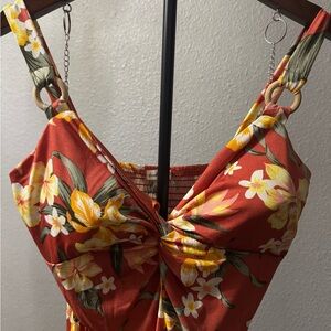 Derek Heart Rust-Orange Floral Twist Top